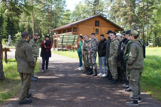 На Столбы в День эколога приехали лесоводы-практиканты
