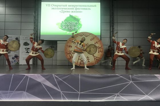 В Иркутске состоялось открытие фестиваля "Древо жизни"